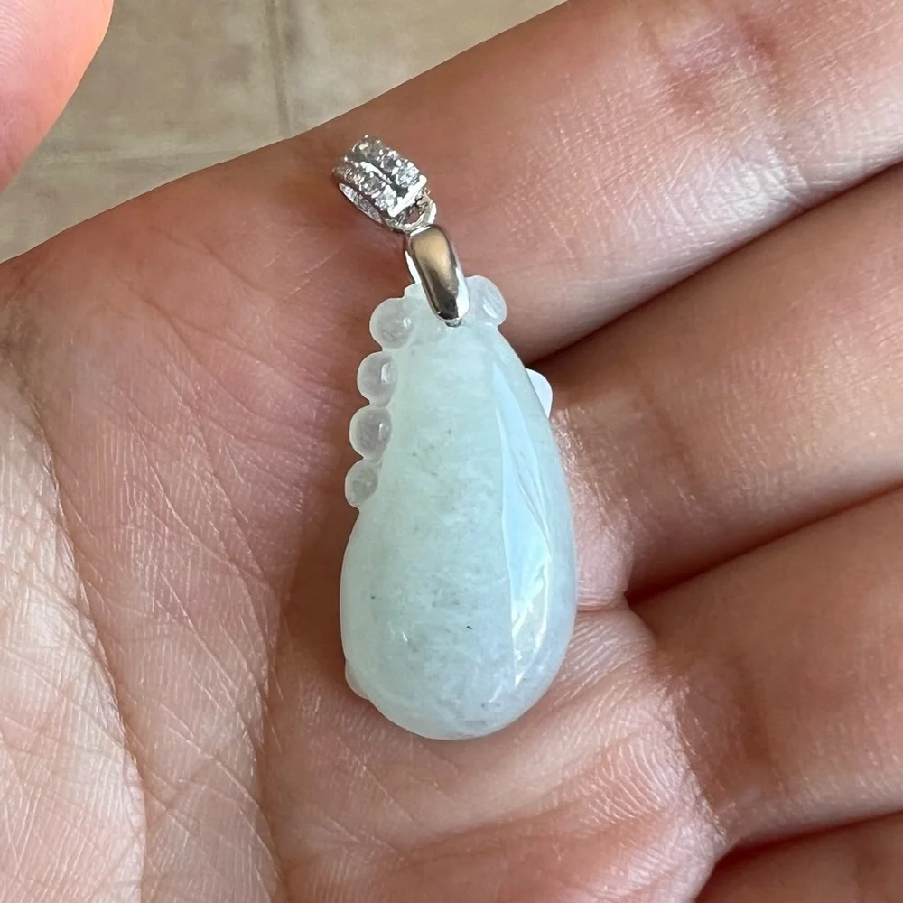 💚Mini Jade Squash Pendant (authentic)